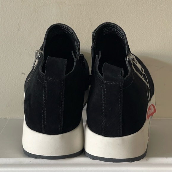 Blondo Waterproof Women's Ellorie Black Suede Ankle Boots Sneakers Size 6 - Picture 5 of 7